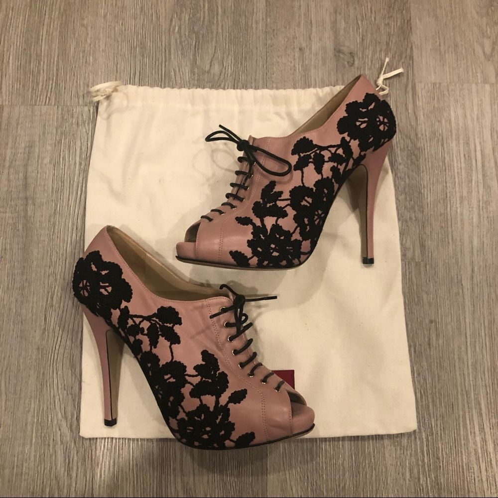 VALENTINO GARAVANI Peep Toe Floral Embroidered Ankle‎ Boots Size 37.5